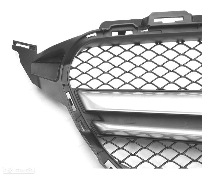 GRELHA FRONTAL MERCEDES W205 14-18 LOOK AMG C63 CAMARA CROMADA - 3