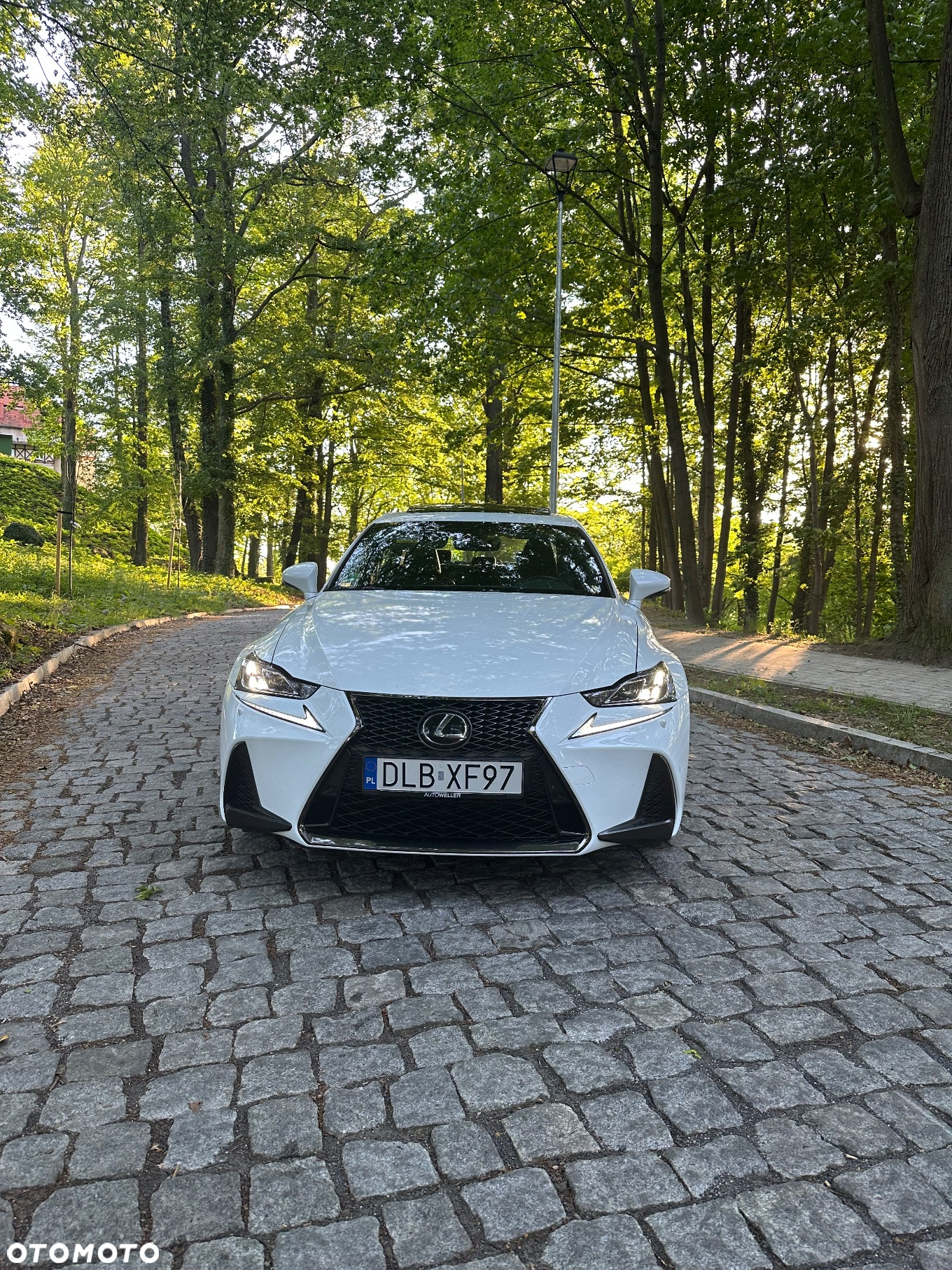 Lexus IS 200t / 300 F Sport - 2