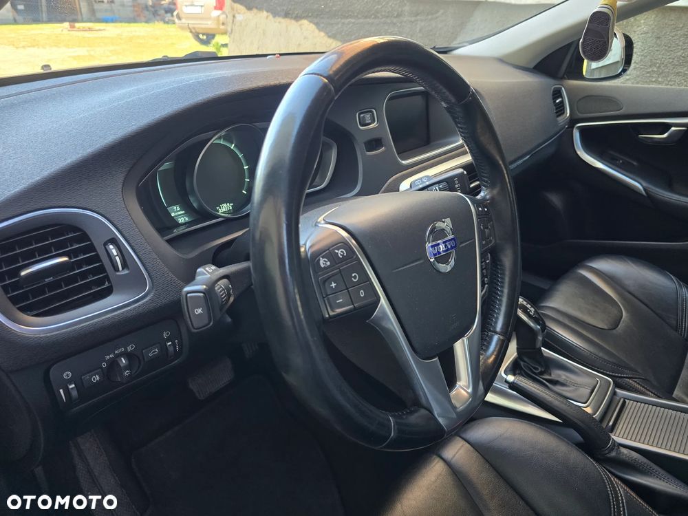 Volvo V40 Cross Country D3 Geartronic Momentum - 9