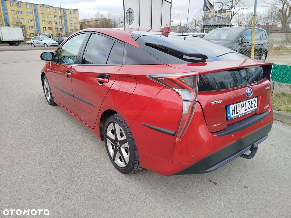 Toyota Prius Hybrid - 4