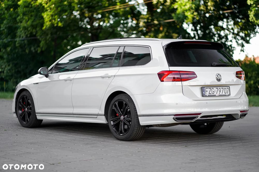 Volkswagen Passat - 4
