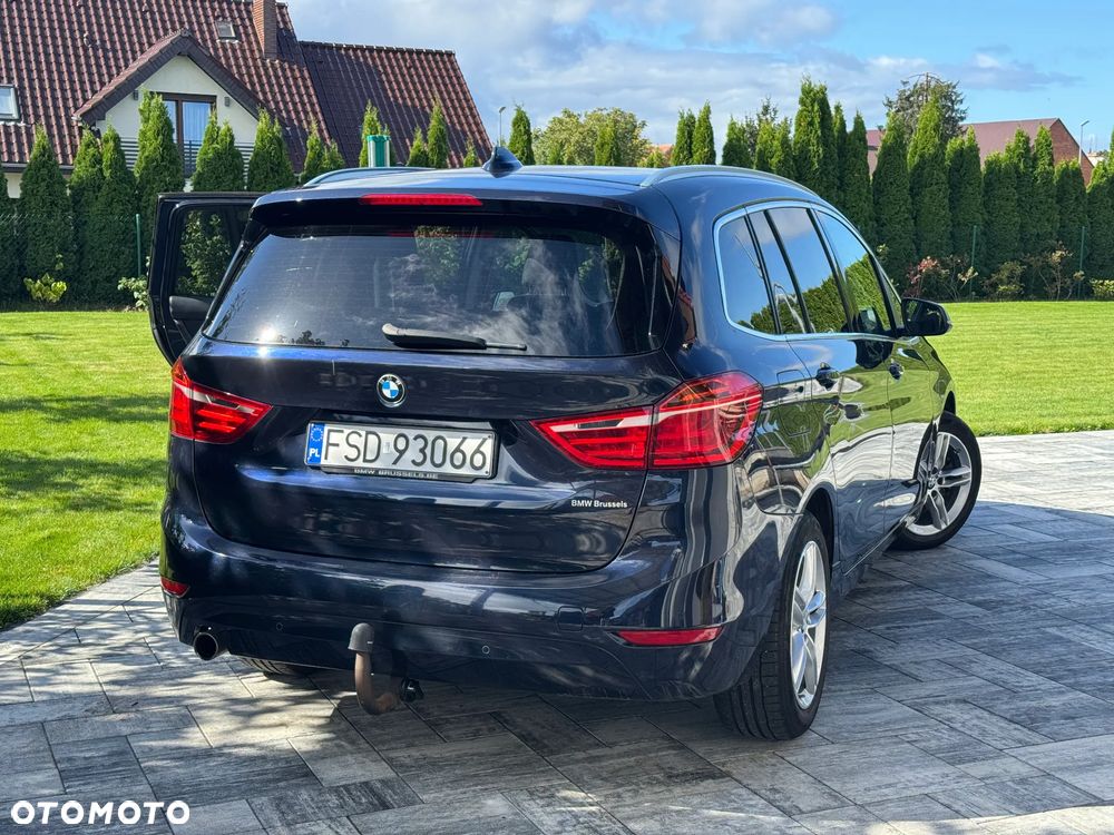 BMW Seria 2 218d - 8