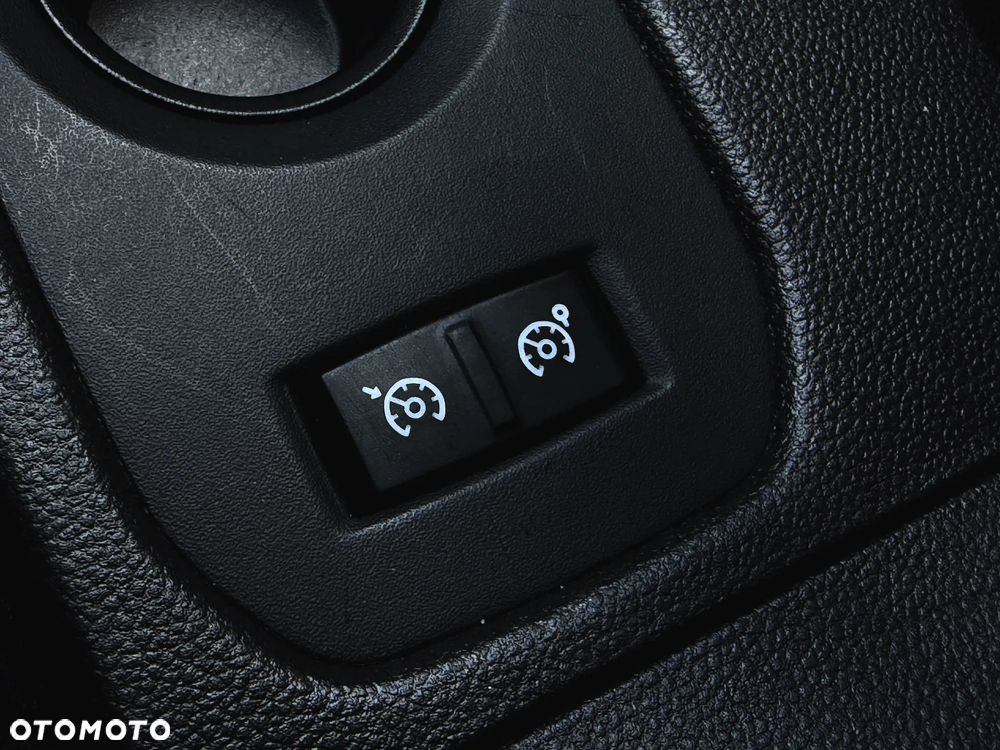 Dacia Duster dCi 110 FAP 4x2 Urban Explorer - 27