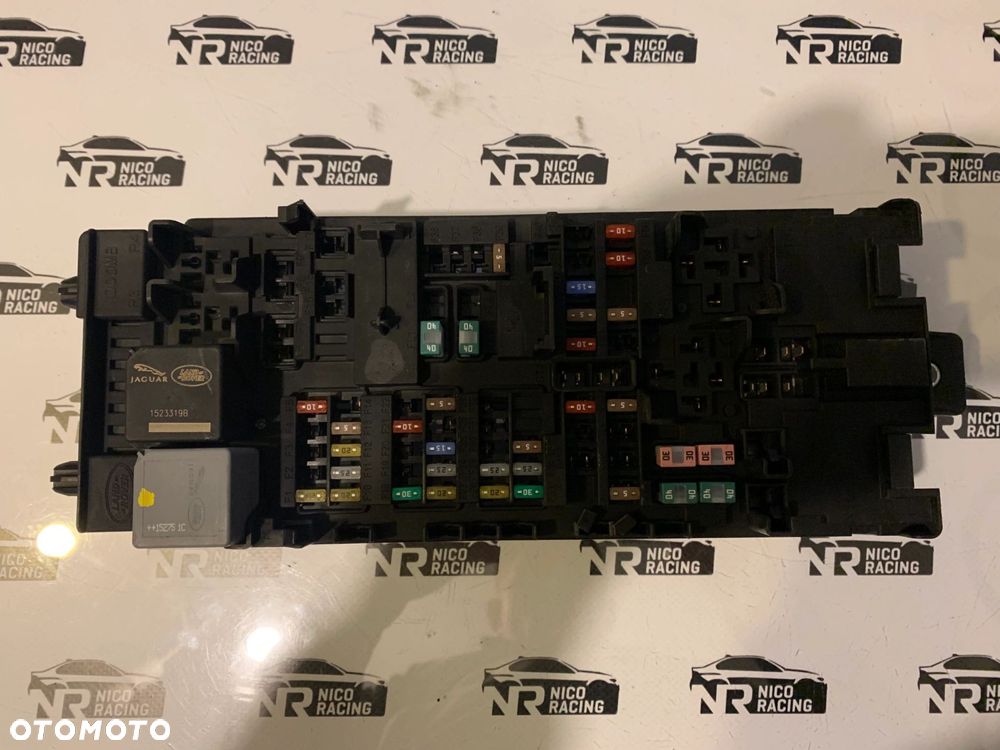 SKRZYNKA BEZPIECZNIKÓW RANGE ROVER SPORT L494 HPLA14A073BB