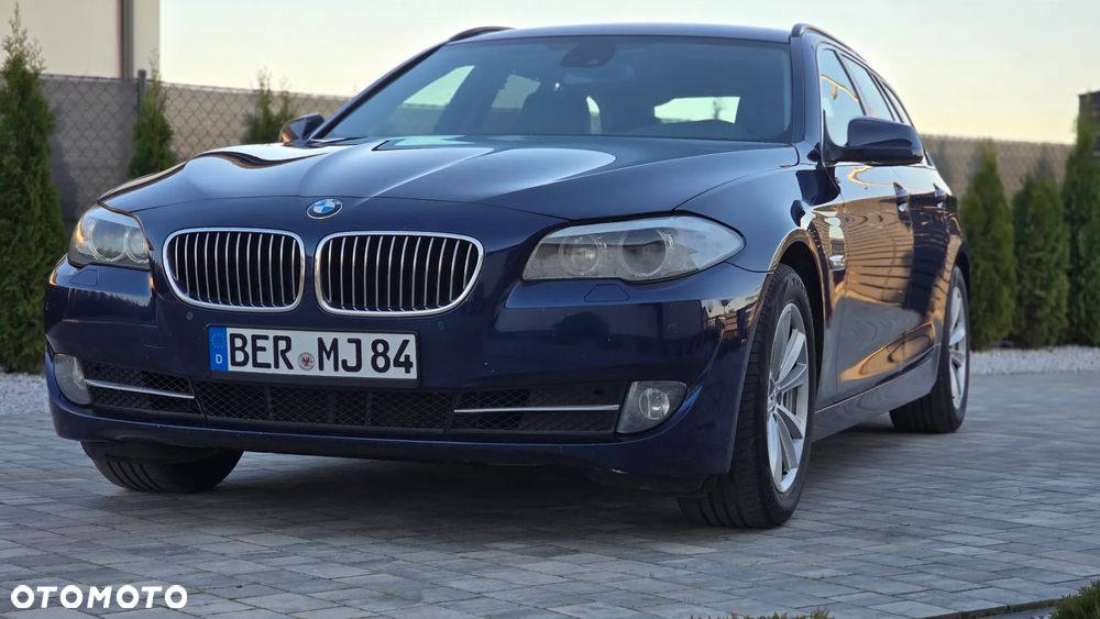 BMW Seria 5 ver-520d-blue-performance - 9