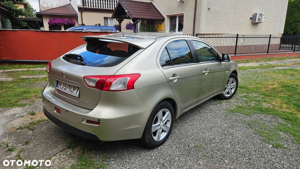 Mitsubishi Lancer 1.8 Invite - 5