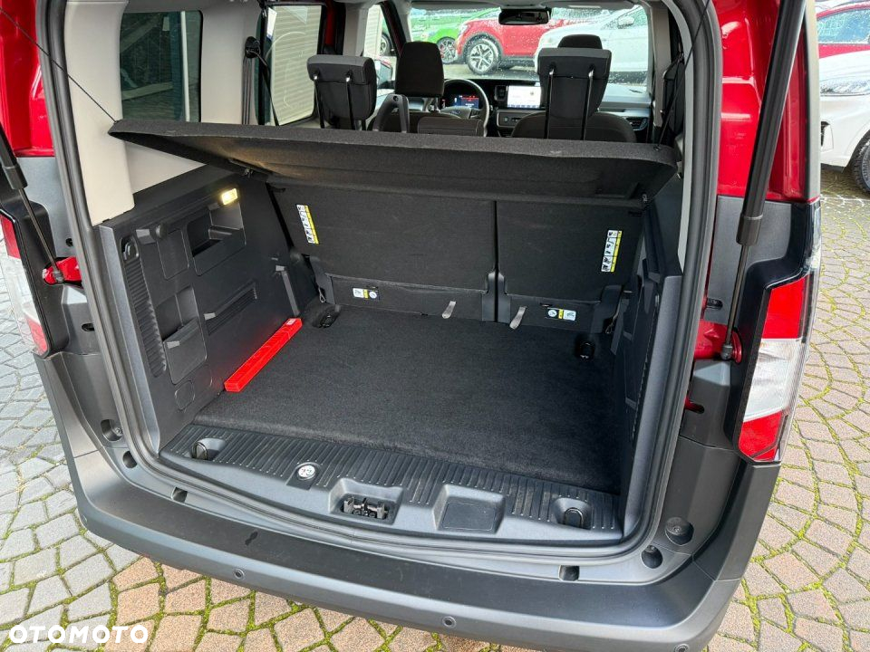 Ford Tourneo Courier - 13