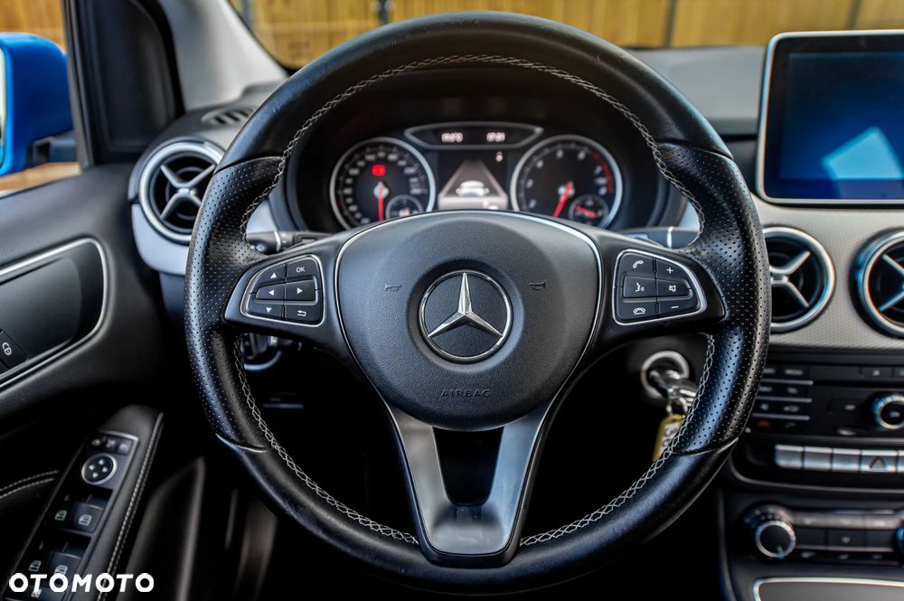 Mercedes-Benz Klasa B 250 7G-DCT Urban - 25