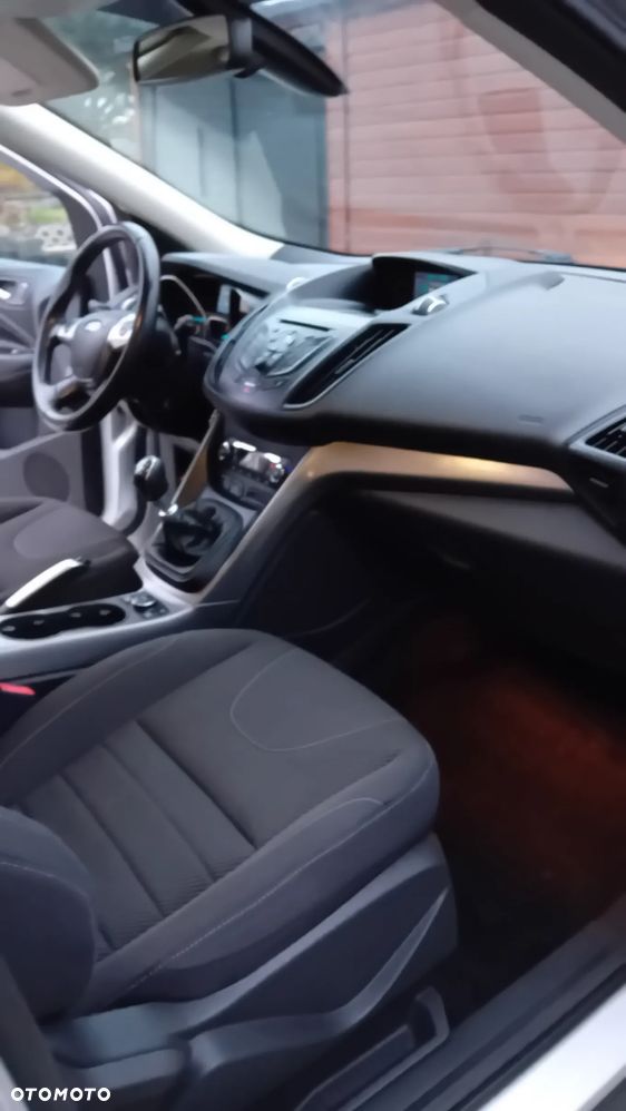 Ford Kuga 2.0 TDCi 4WD Titanium - 12