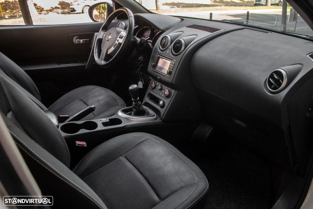 Nissan Qashqai 1.6 dCi N-Connecta - 20