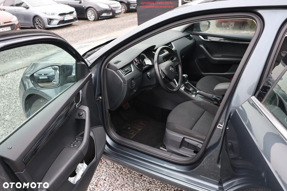 Skoda Octavia 1.5 TSI ACT DSG Tour - 9