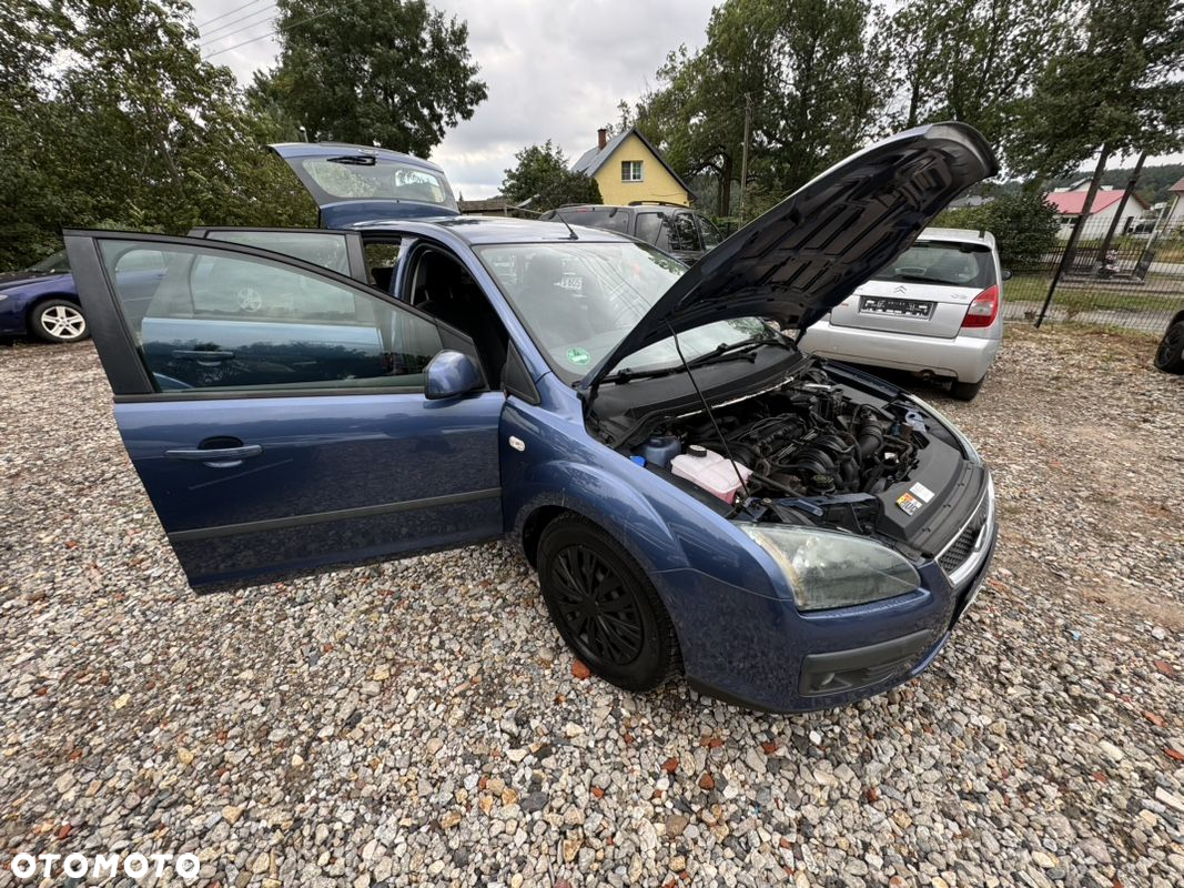 Ford Focus Turnier 1.6 16V Style+ - 3