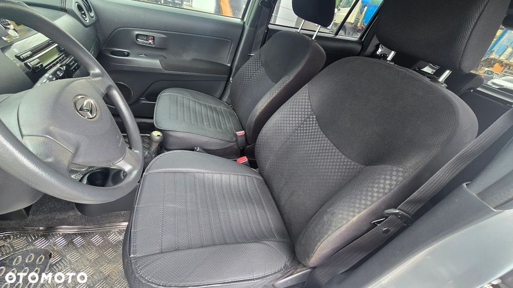 Daihatsu Materia 1.5 - 12