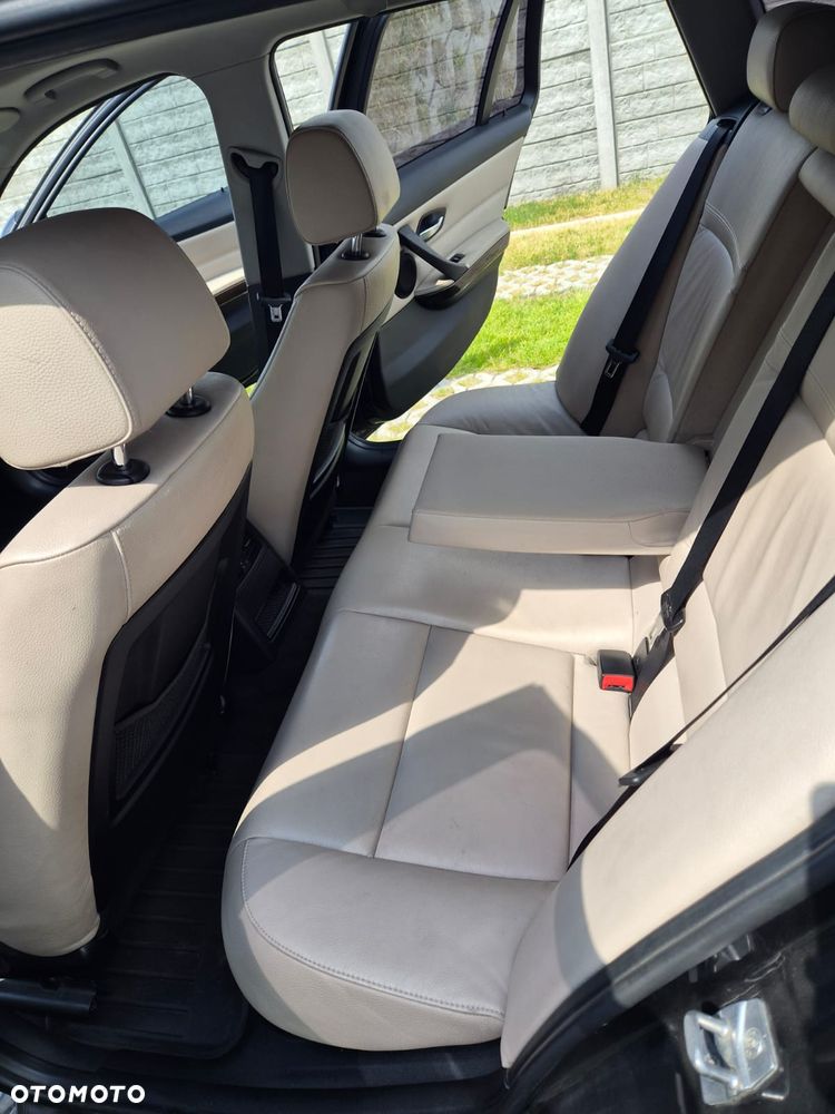 BMW Seria 3 318i - 10