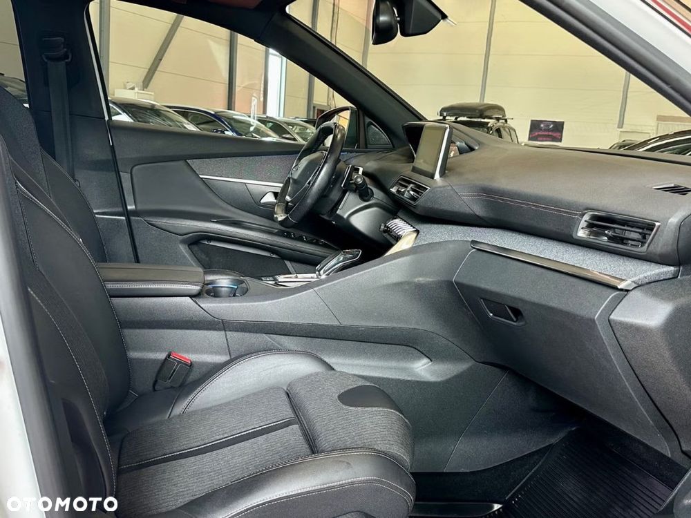 Peugeot 3008 1.6 PureTech GPF GT Line S&S EAT8 - 17
