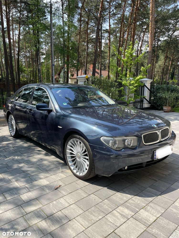 BMW Seria 7 745i - 3