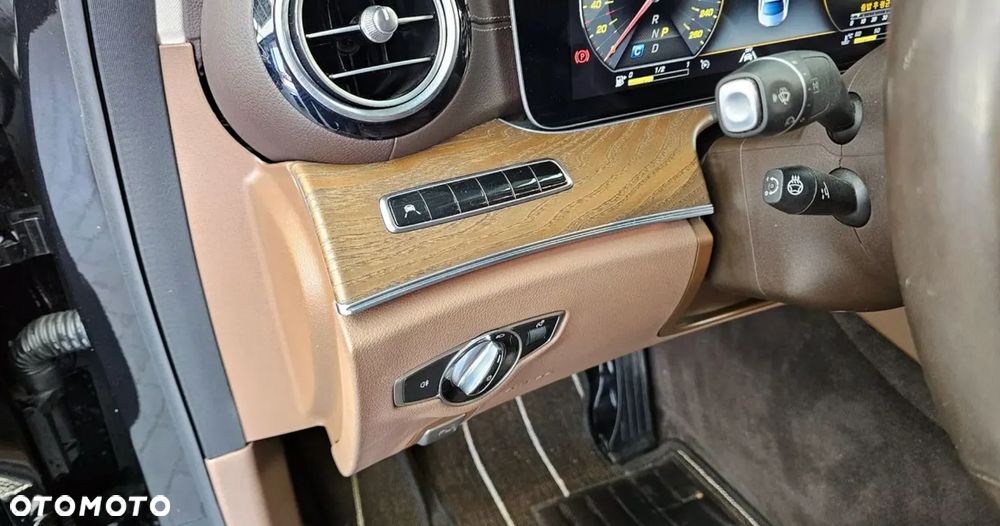 Mercedes-Benz Klasa E 220 d 9G-TRONIC Exclusive - 14