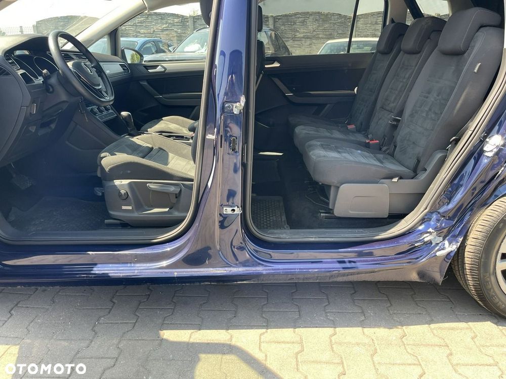 Volkswagen Touran 1.5 TSI EVO Trendline DSG - 4