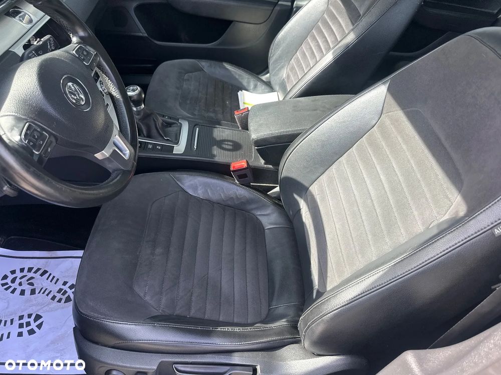 Volkswagen Passat Variant 2.0 TDI BlueMotion Technology Highline - 12