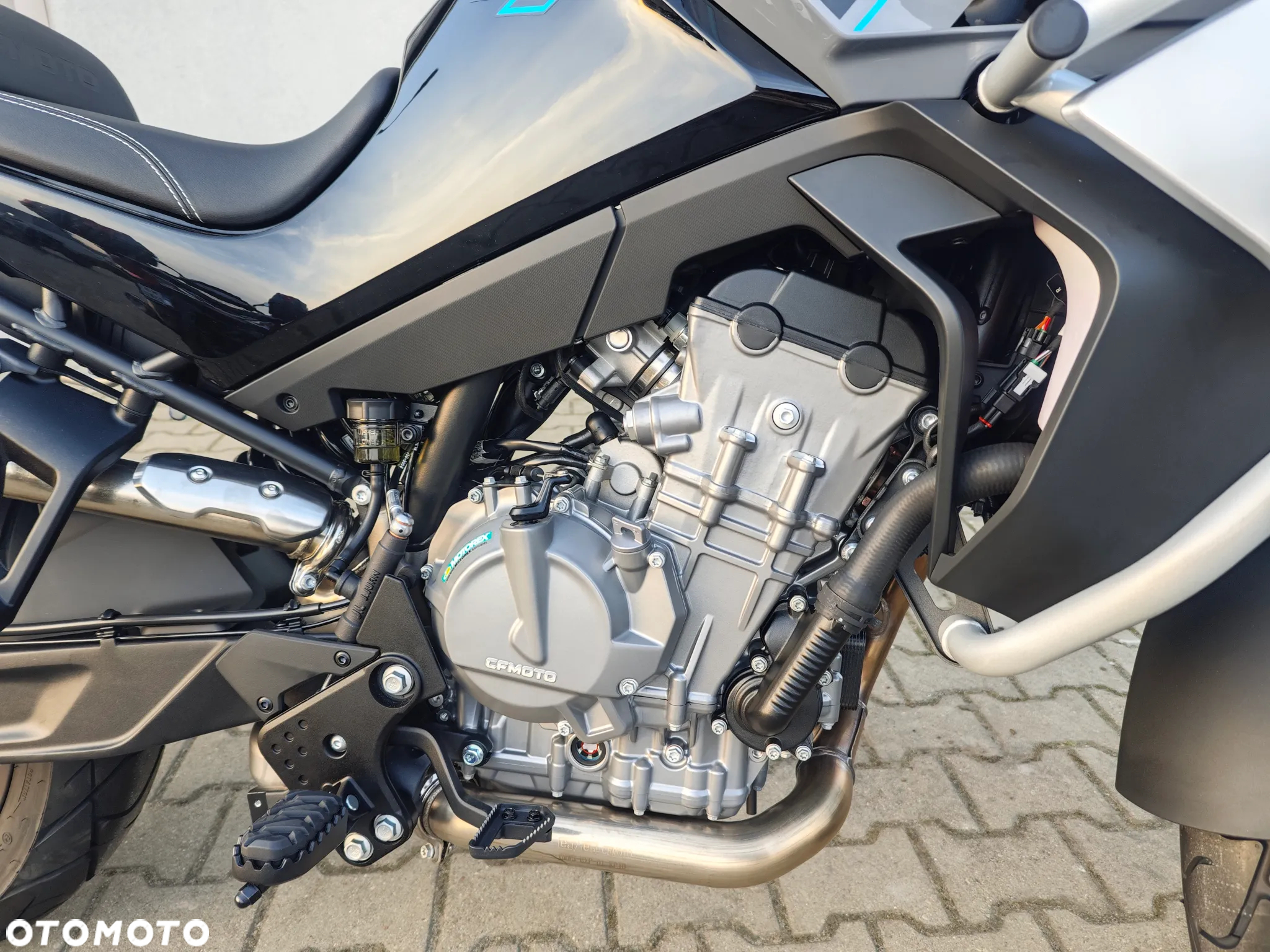 CFMoto MT - 15