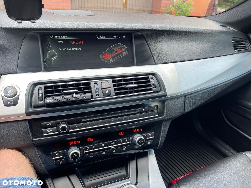 BMW Seria 5 520d Touring Modern Line - 10