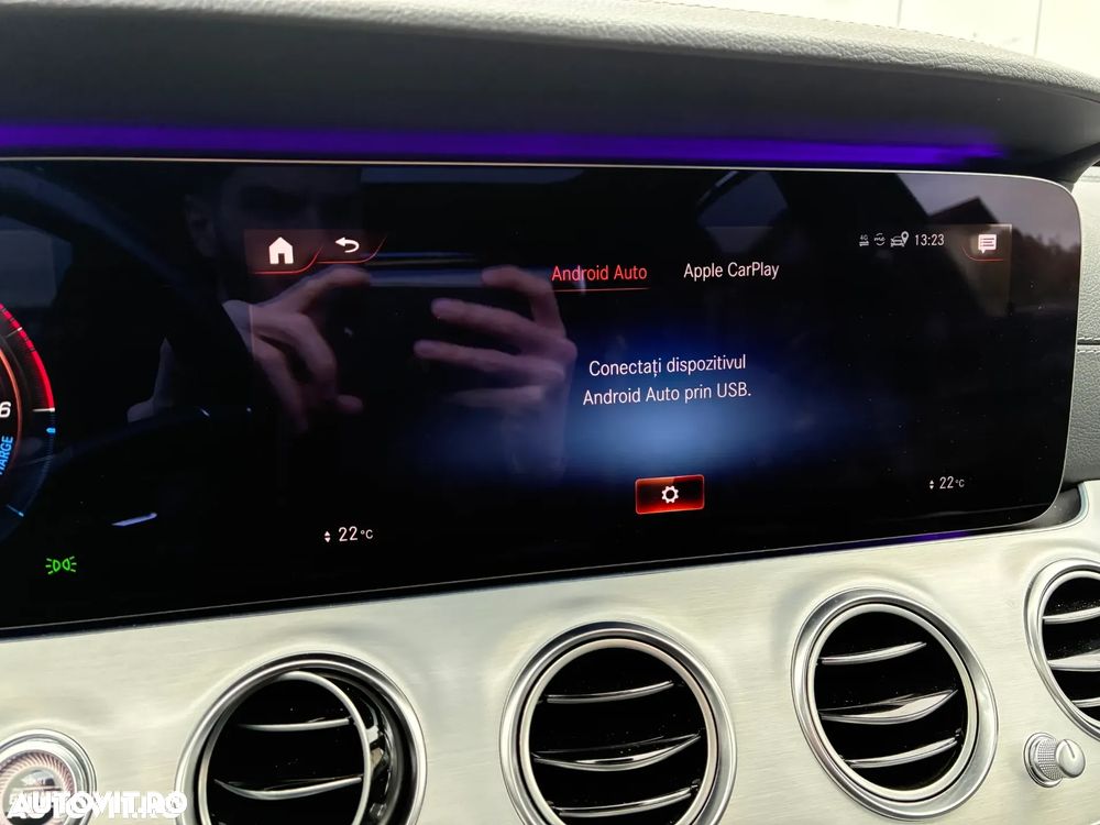 Mercedes-Benz E 300 de 4Matic 9G-TRONIC AMG Line - 27