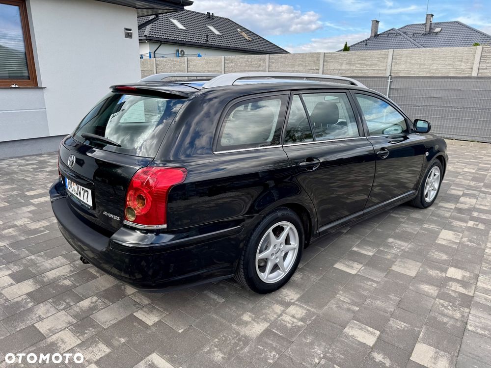 Toyota Avensis - 15