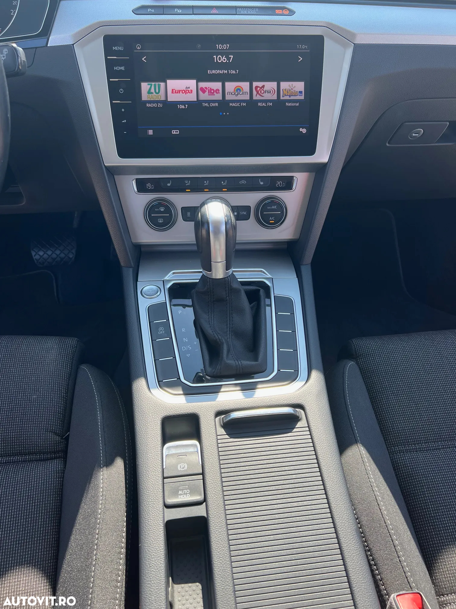 Volkswagen Passat Variant 2.0 TDI DSG Comfortline - 9