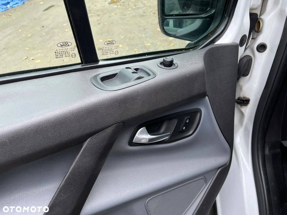 Ford Transit Custom - 11