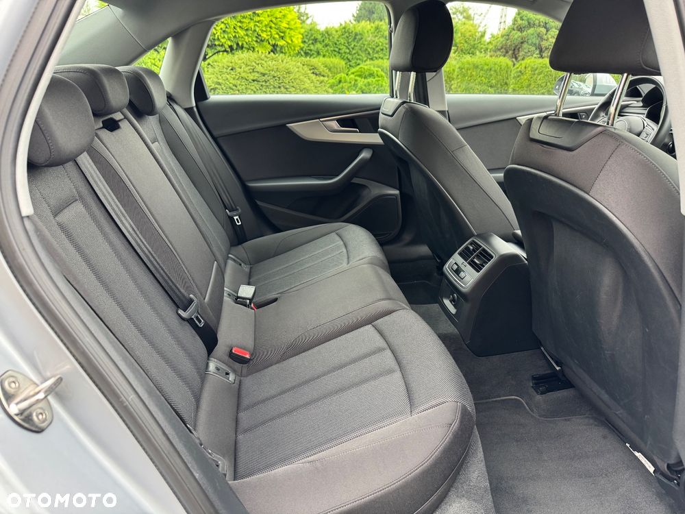 Audi A4 Limousine - 18