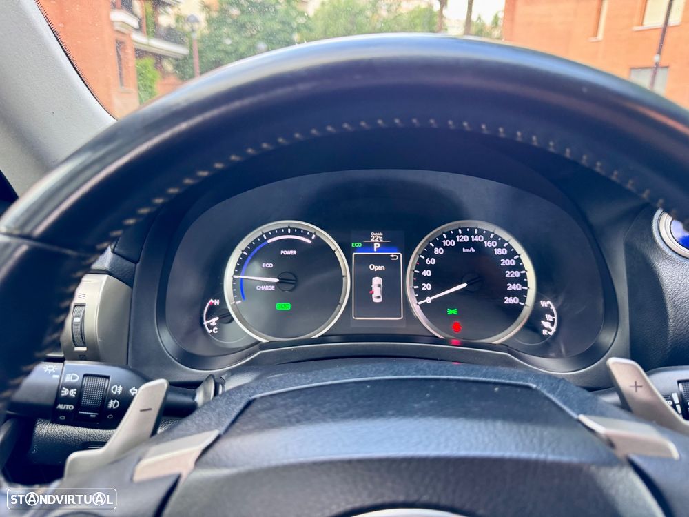 Lexus IS 300H Pack Luxury - 13