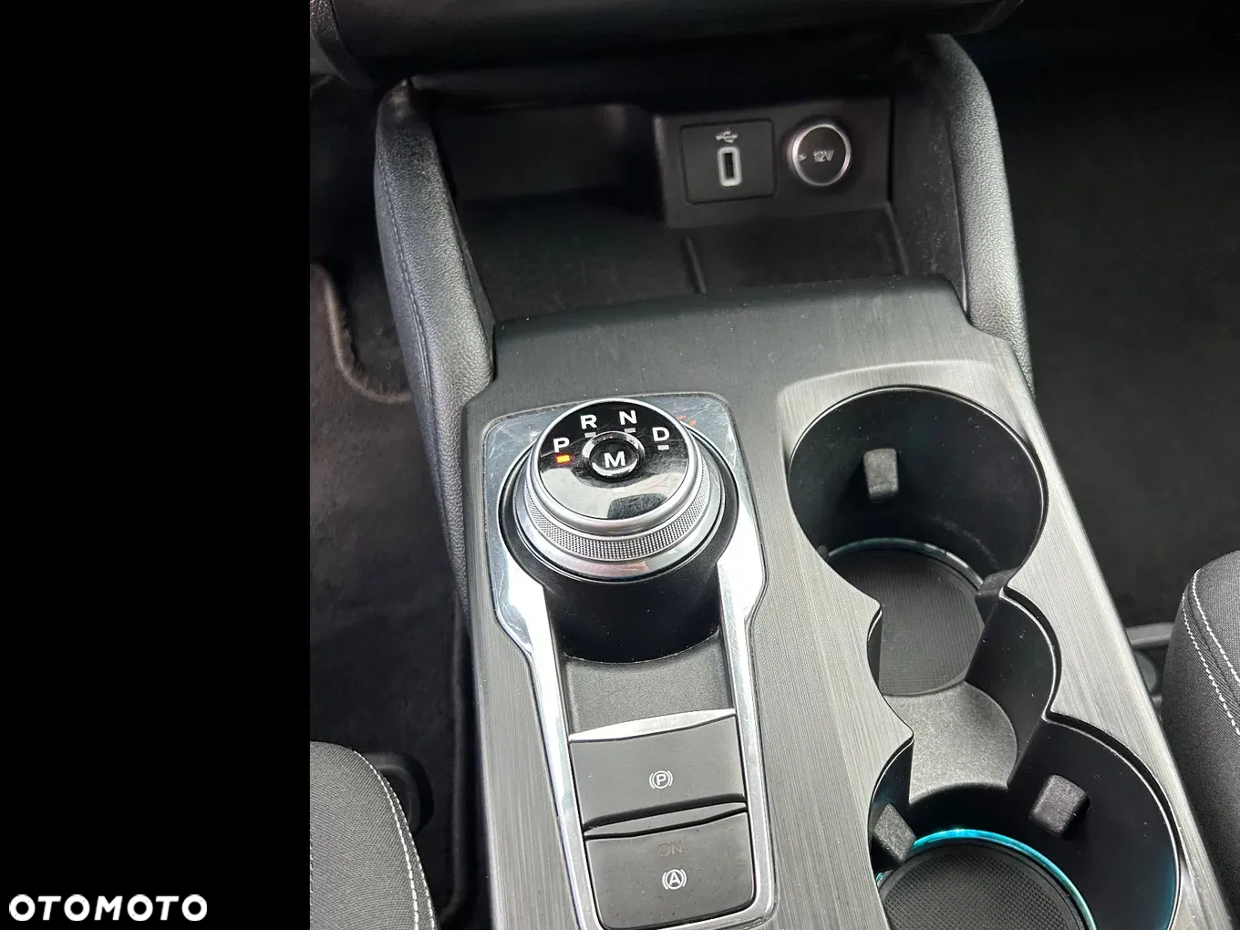 Ford Focus 1.5 EcoBlue Start-Stopp-System TITANIUM DESIGN - 12