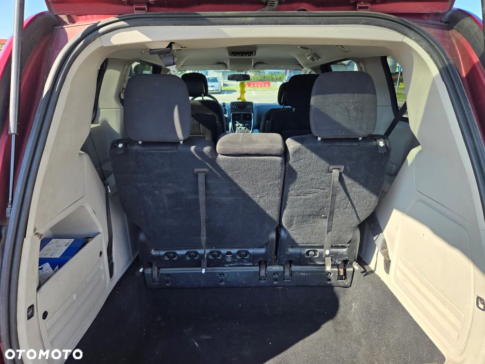 Dodge Grand Caravan - 10