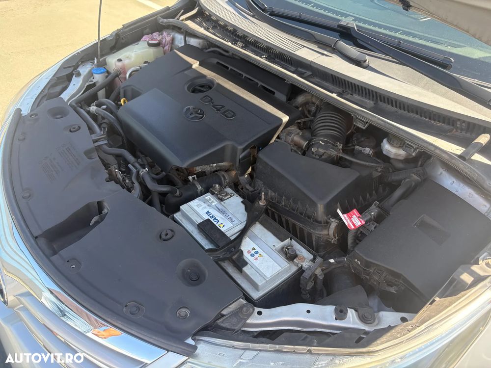 Toyota Avensis 2.0 D-4D - 10