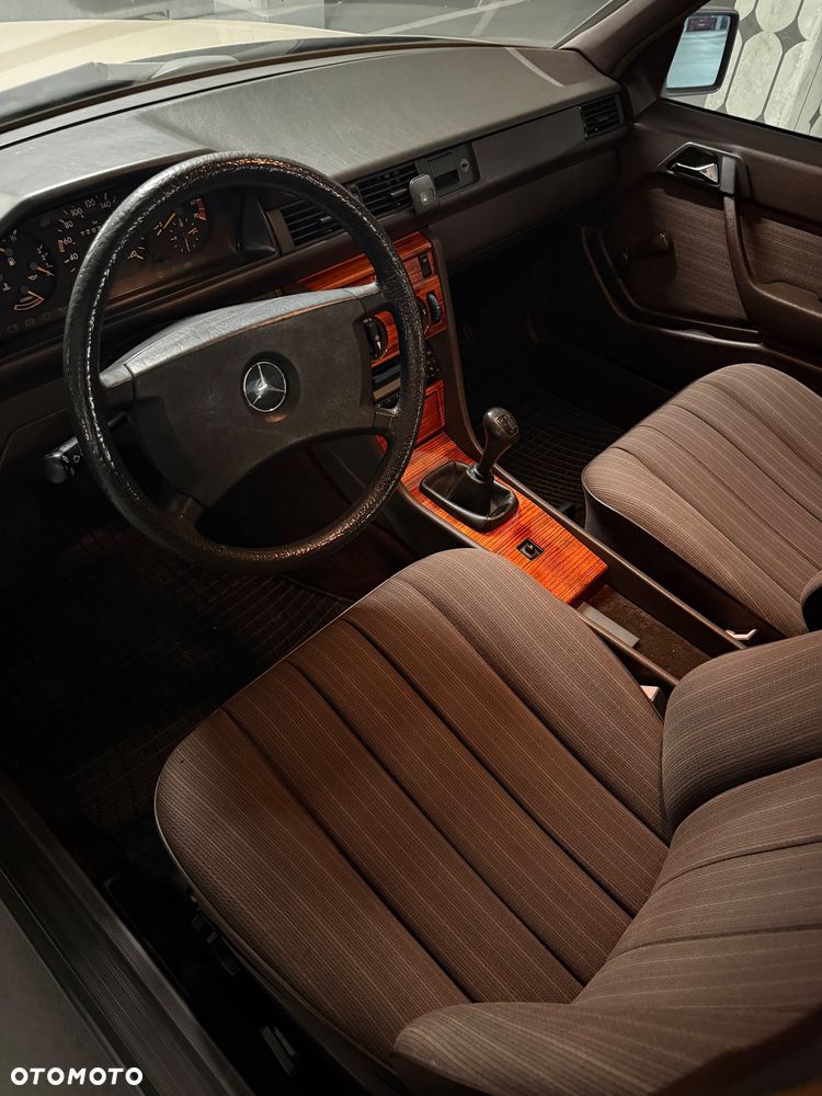 Mercedes-Benz W124 (1984-1993) - 4
