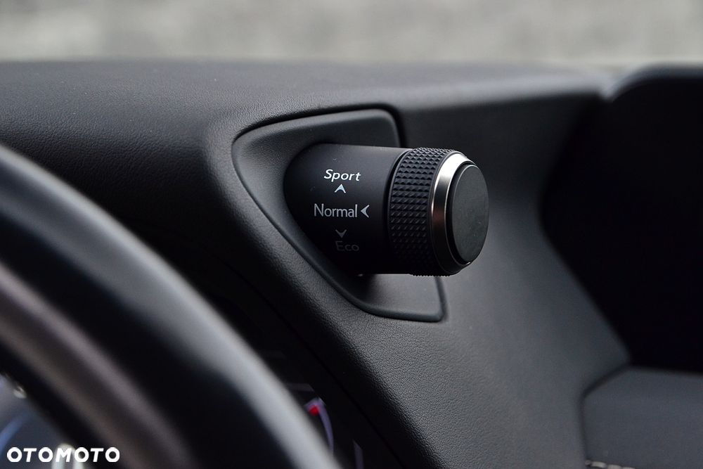 Lexus UX 200 GPF F Sport Design 2WD - 28