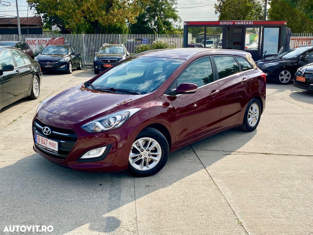 Hyundai i30 blue 1.6 CRDi Classic - 1