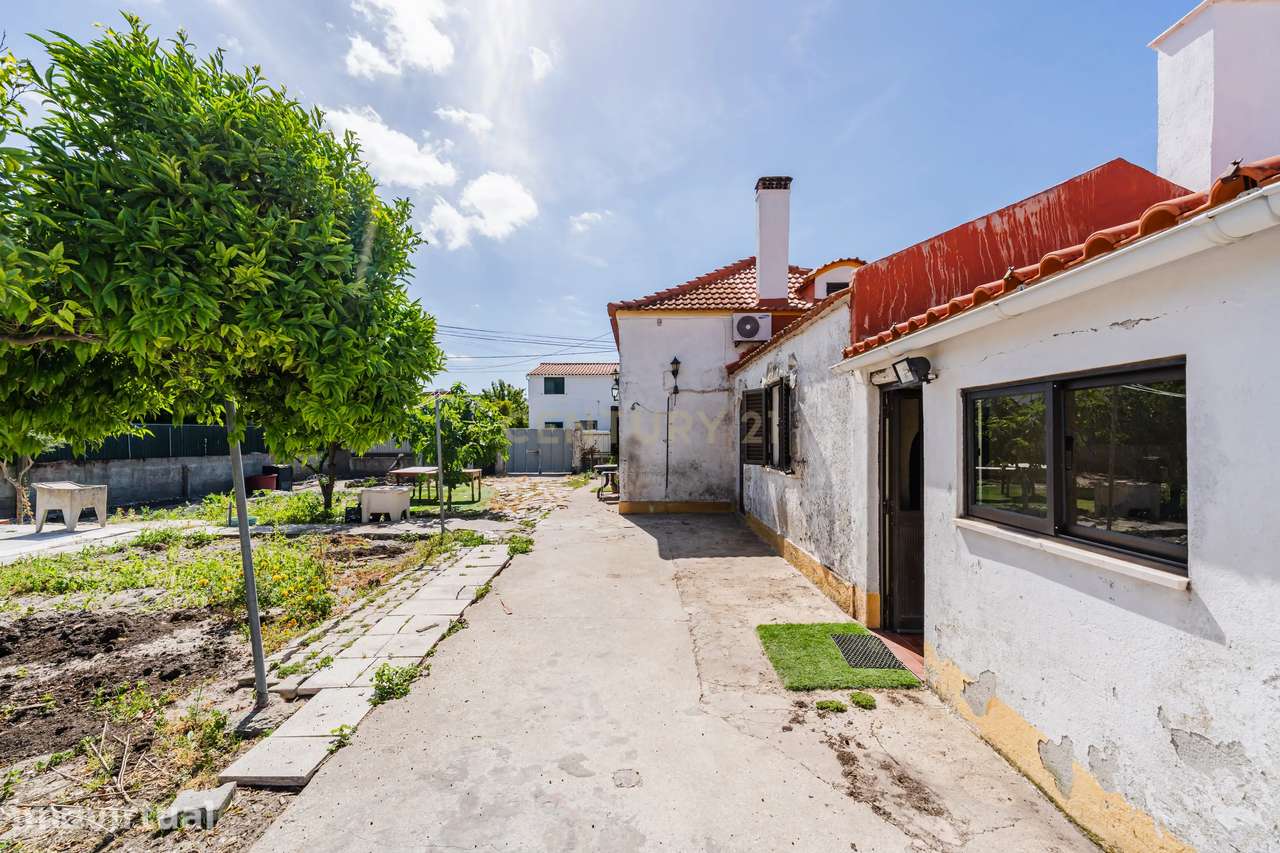 Moradia em lote de 535m² | Fernão Ferro - Grande imagem: 2/27