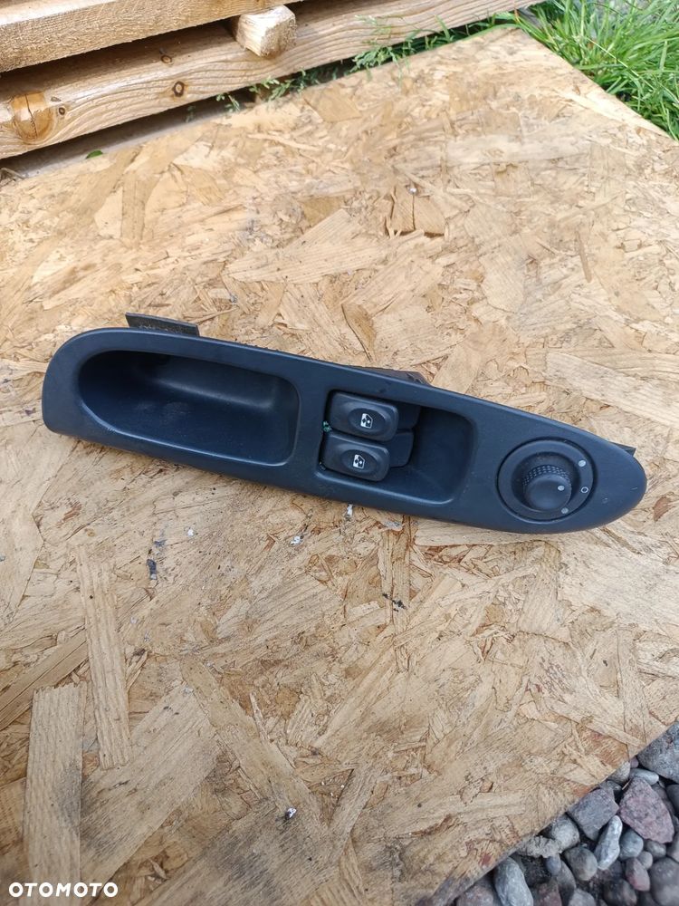 PANEL LEWY  SZYBY PRZEŁĄCZNIK RENAULT CLIO II 98-02 7700845735 - 1