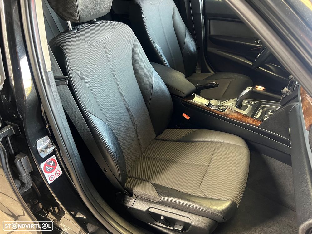 BMW 320 d Auto Line Luxury - 13