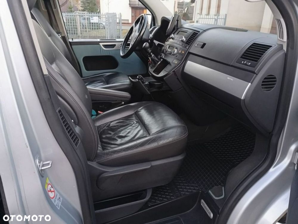 Volkswagen Multivan - 20
