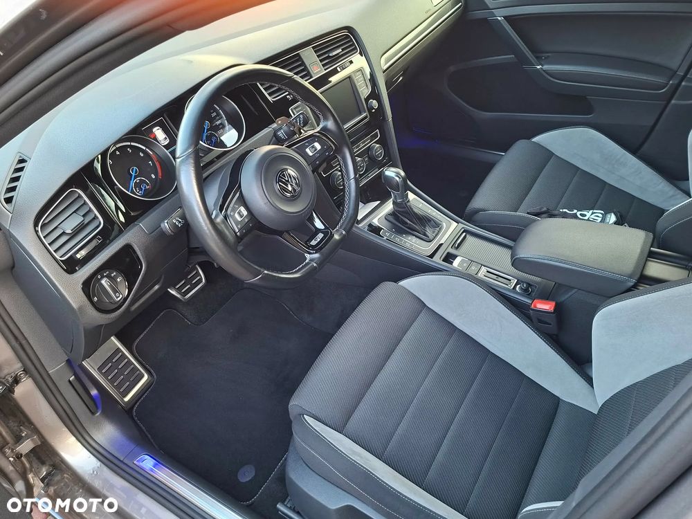Volkswagen Golf - 14