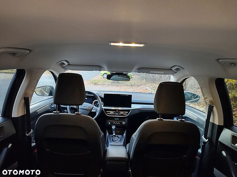 Ford Focus 1.0 EcoBoost Titanium X - 23