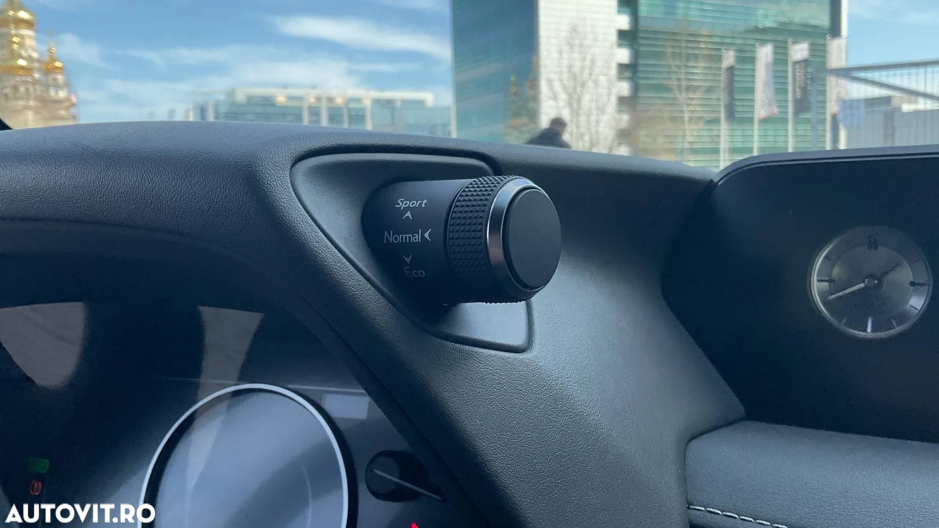 Lexus UX 250h Business Edition - 9