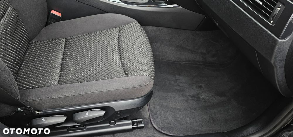 BMW Seria 3 320i Edition Exclusive - 19