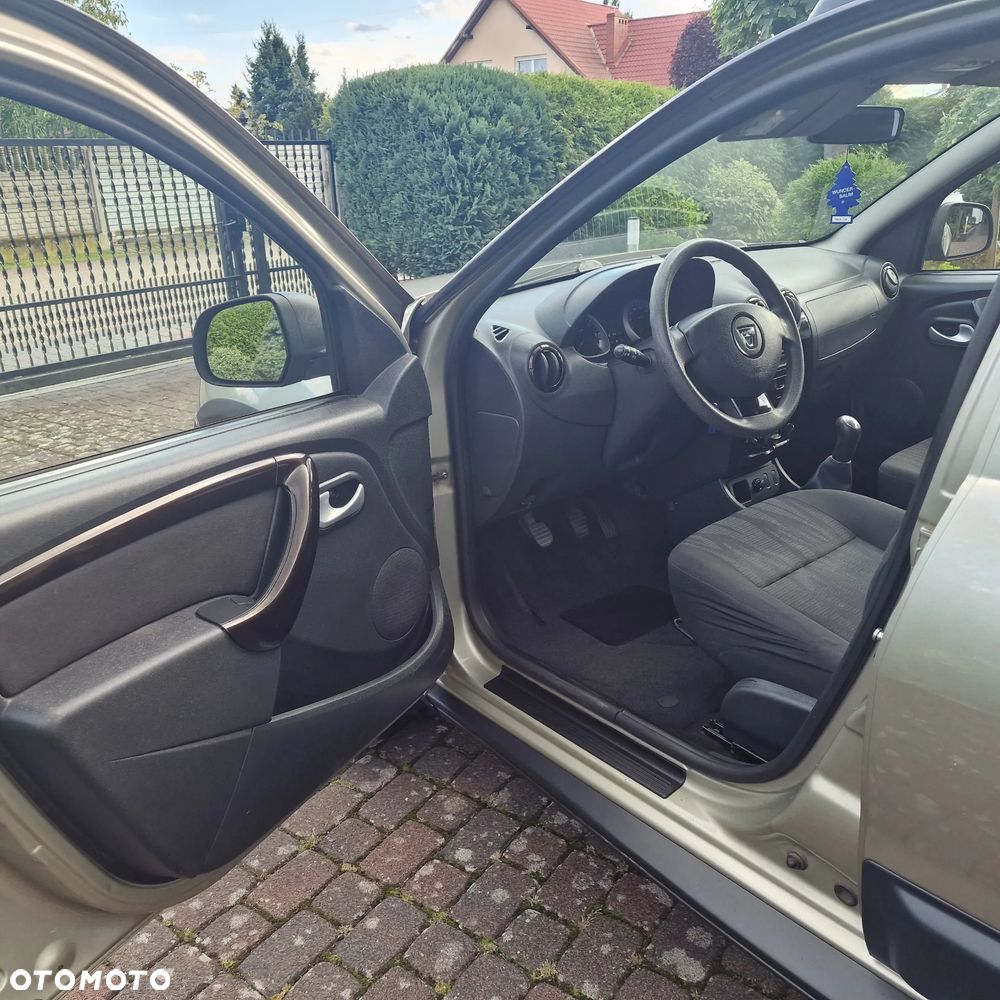 Dacia Duster 1.6 16V 4x2 Prestige - 10