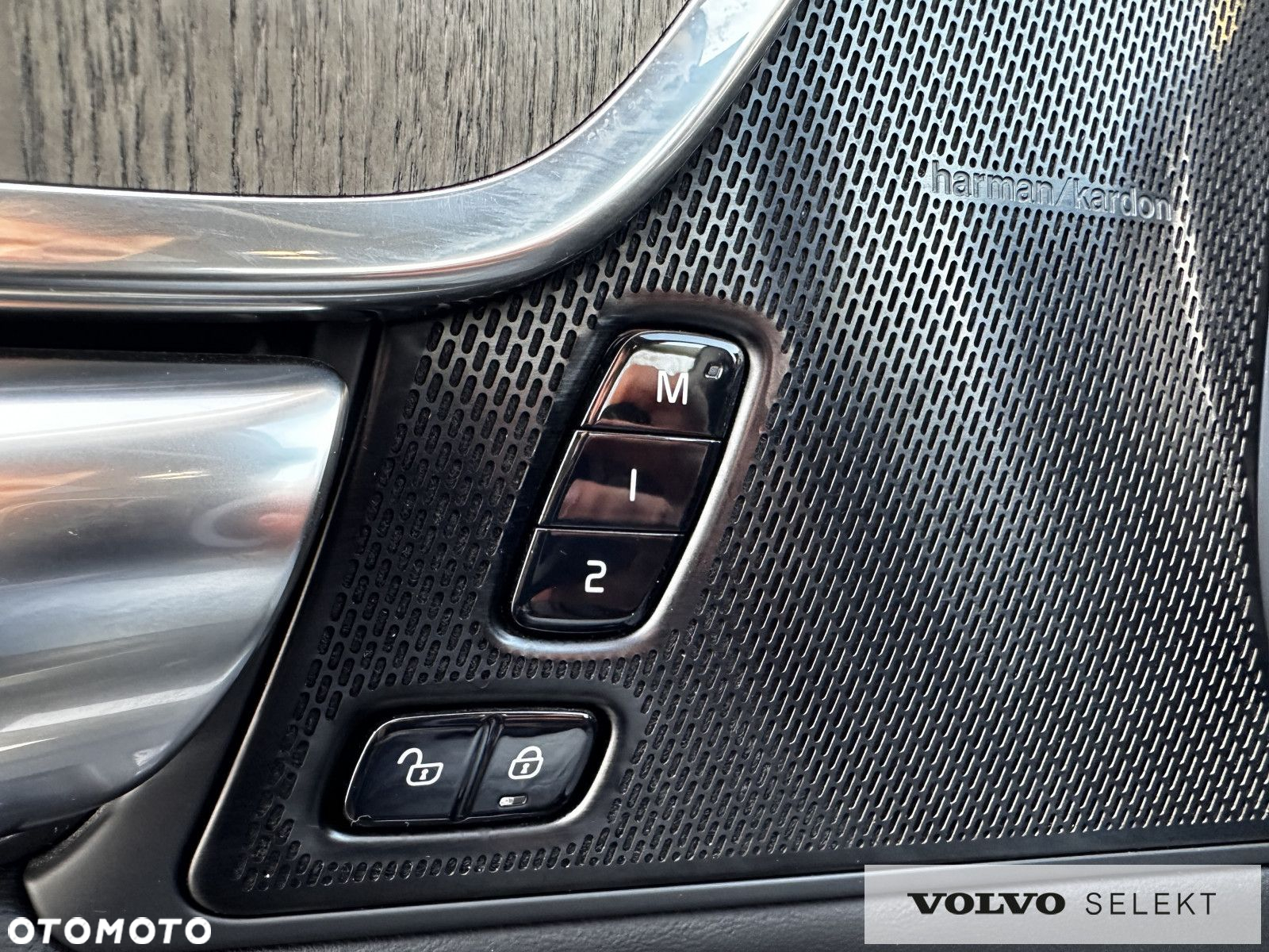 Volvo V90 Cross Country - 12