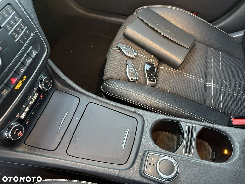 Mercedes-Benz CLA - 24