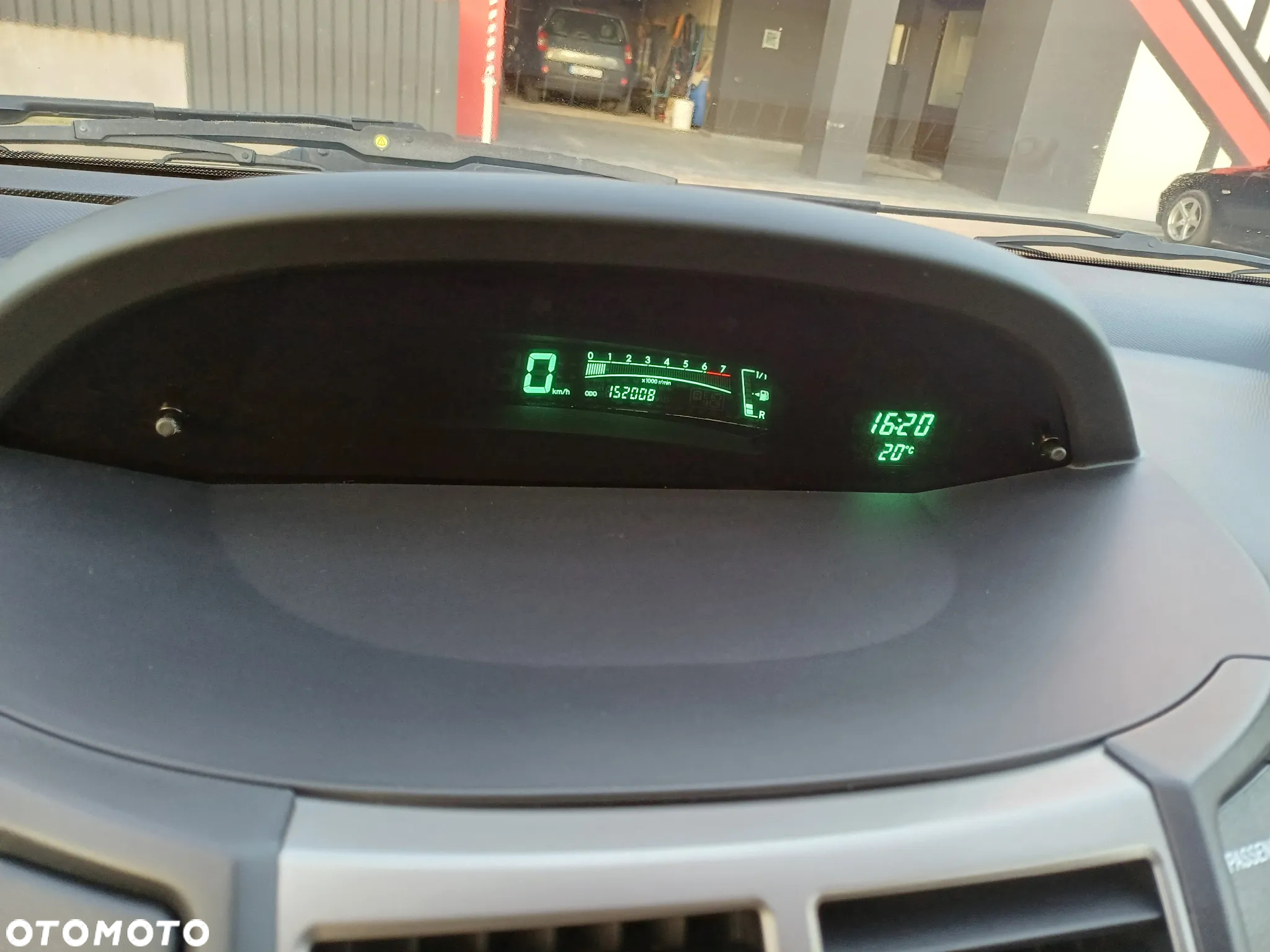 Toyota Yaris 1.0 VVT-i - 18