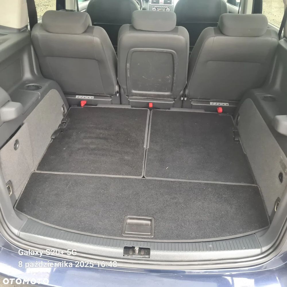 Volkswagen Touran 2.0 TDI DPF Highline - 19